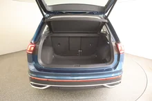 VW Tiguan Elegance TDI DSG in dunkelblau - metallic