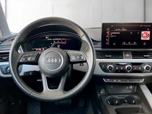 Audi A4 Avant 40 TDI S line in MYTHOSSCHWARZ METALLIC