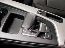 Audi A4 Avant 40 TDI S line in MYTHOSSCHWARZ METALLIC