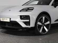 Thumbnail-Foto von Fahrzeug