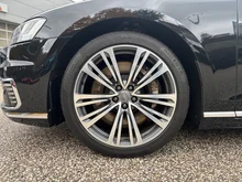 Audi A8 60 TFSI e quattro in mythosschwarz metallic