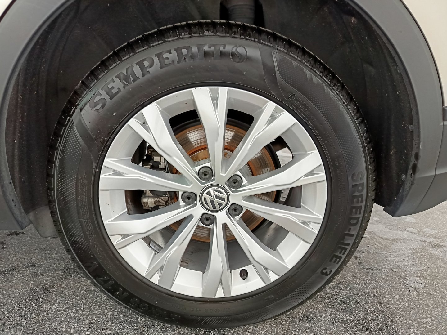 VW Tiguan Comfortline TDI SCR 4MOTION DSG | Bild 9 von 34