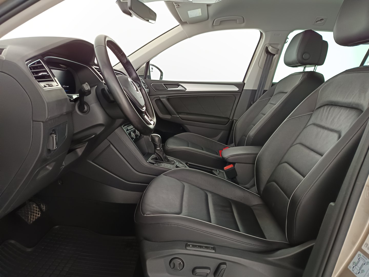 VW Tiguan Comfortline TDI SCR 4MOTION DSG | Bild 13 von 34