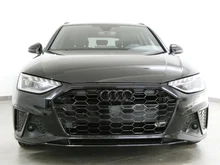 Audi A4 Avant 35 TDI S line in 0E Mythosschwarz Metallic