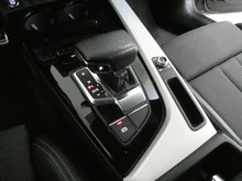 Audi A4 Avant 35 TDI S line in 0E Mythosschwarz Metallic