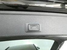 Audi A4 Avant 35 TDI S line in 0E Mythosschwarz Metallic
