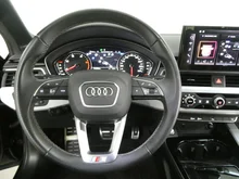 Audi A4 Avant 35 TDI S line in 0E Mythosschwarz Metallic