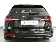 Audi A4 Avant 35 TDI S line in 0E Mythosschwarz Metallic
