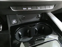 Audi A4 Avant 35 TDI S line in 0E Mythosschwarz Metallic