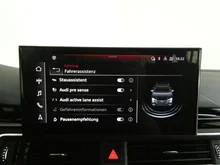 Audi A4 Avant 35 TDI S line in 0E Mythosschwarz Metallic