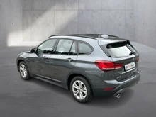 BMW X1 xDrive 25e in mittelgrau - metallic