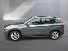 BMW X1 xDrive 25e in mittelgrau - metallic
