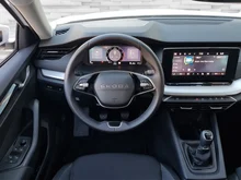 Škoda Octavia Combi Essence TSI in Alaska-Weiß