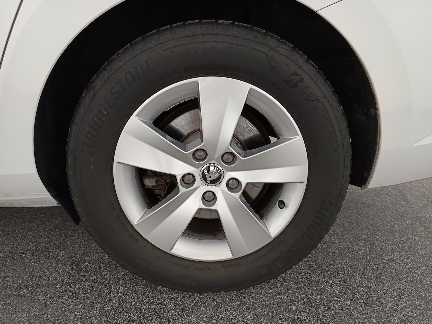 Škoda SUPERB Combi Ambition TDI | Bild 9 von 37