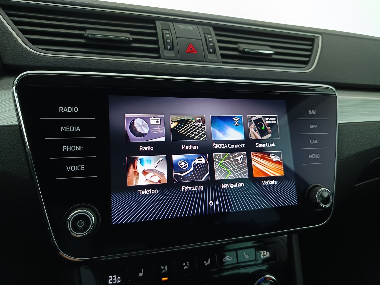 Škoda SUPERB Combi Ambition TDI | Bild 20 von 37
