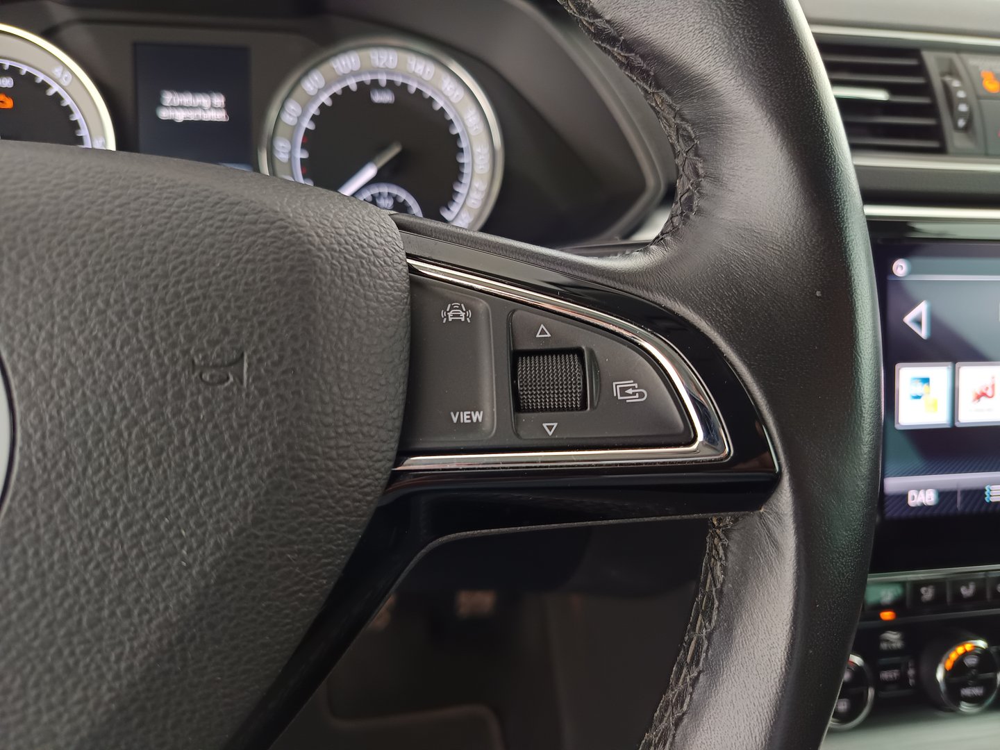 Škoda SUPERB Combi Ambition TDI | Bild 17 von 37