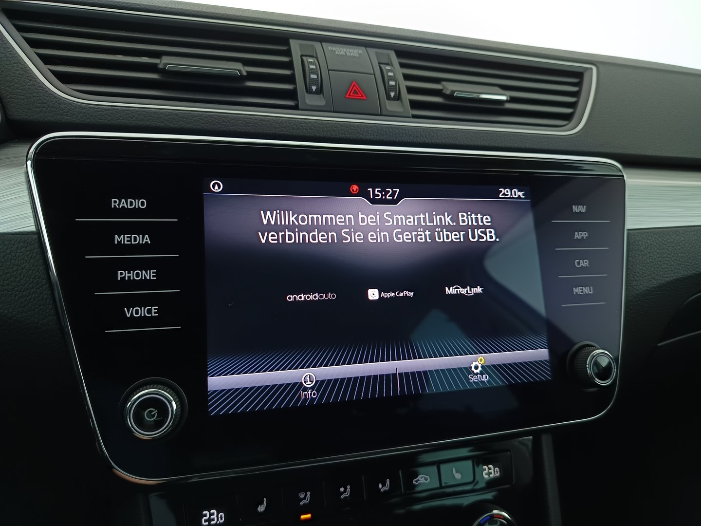 Škoda SUPERB Combi Ambition TDI | Bild 23 von 37