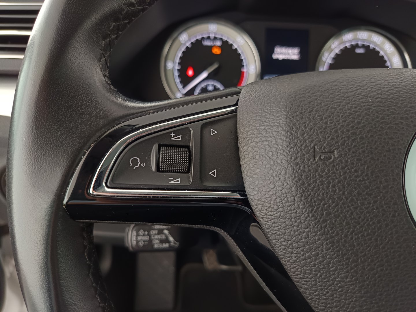 Škoda SUPERB Combi Ambition TDI | Bild 16 von 37