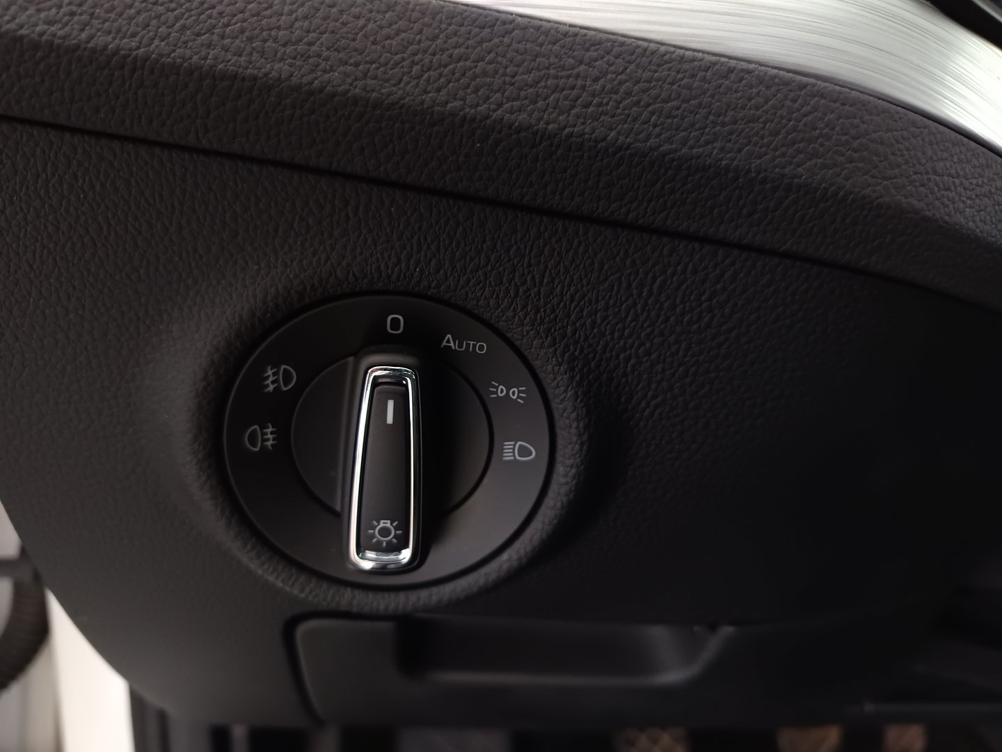 Škoda SUPERB Combi Ambition TDI | Bild 12 von 37
