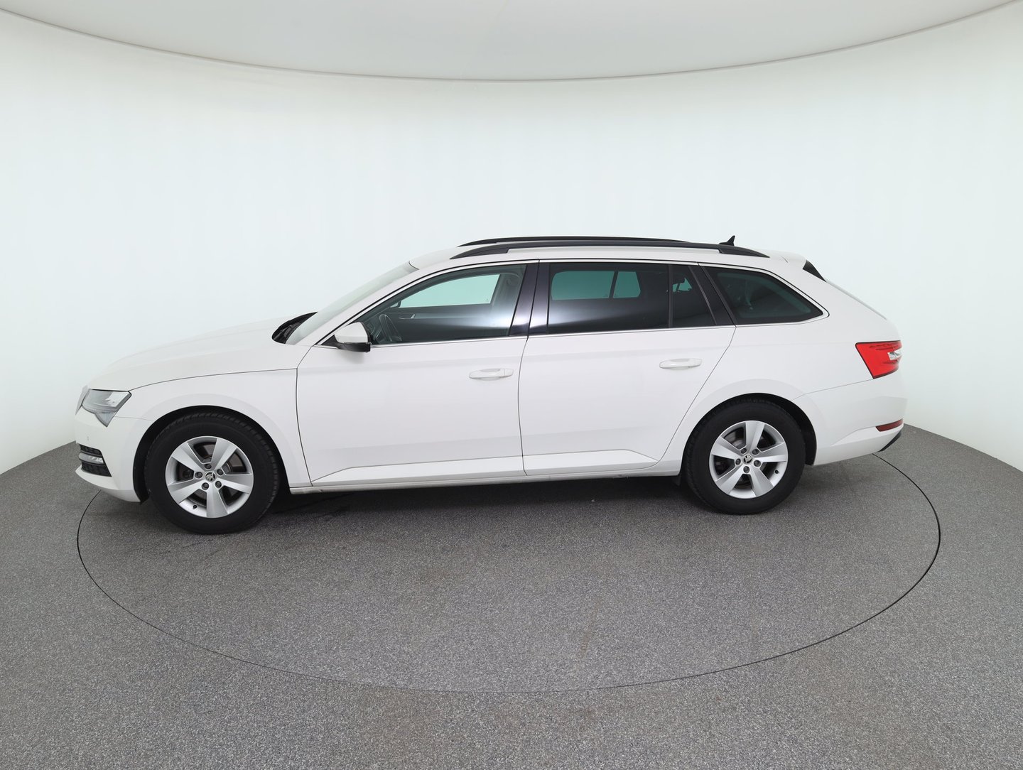 Škoda SUPERB Combi Ambition TDI | Bild 8 von 37