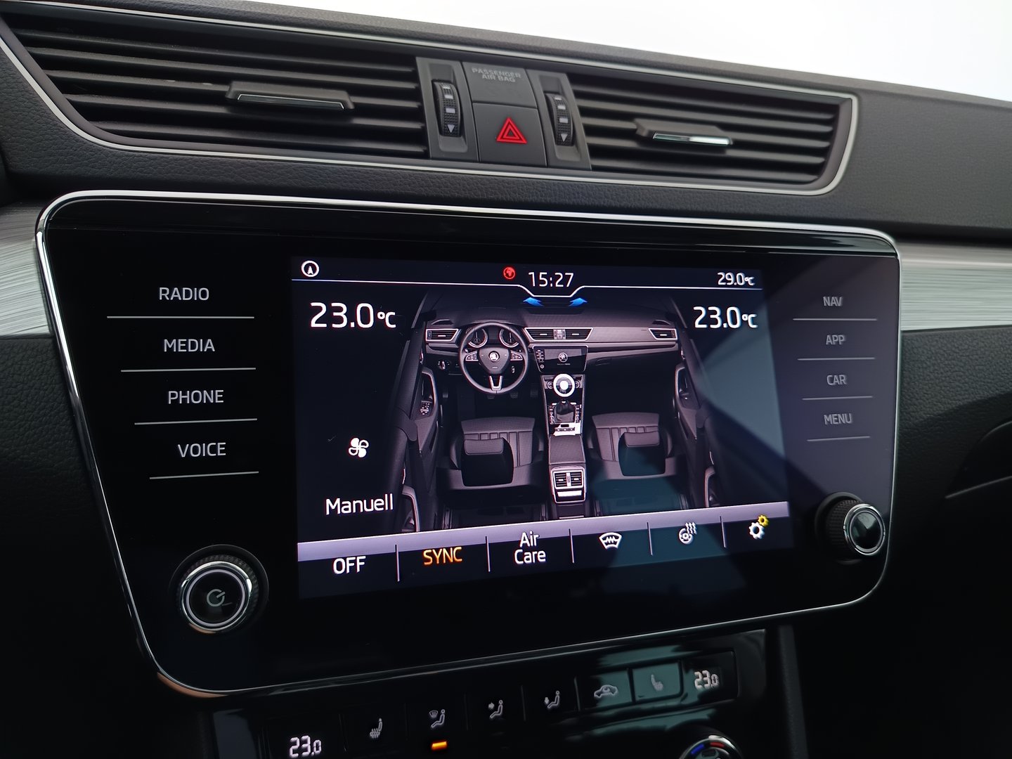 Škoda SUPERB Combi Ambition TDI | Bild 22 von 37