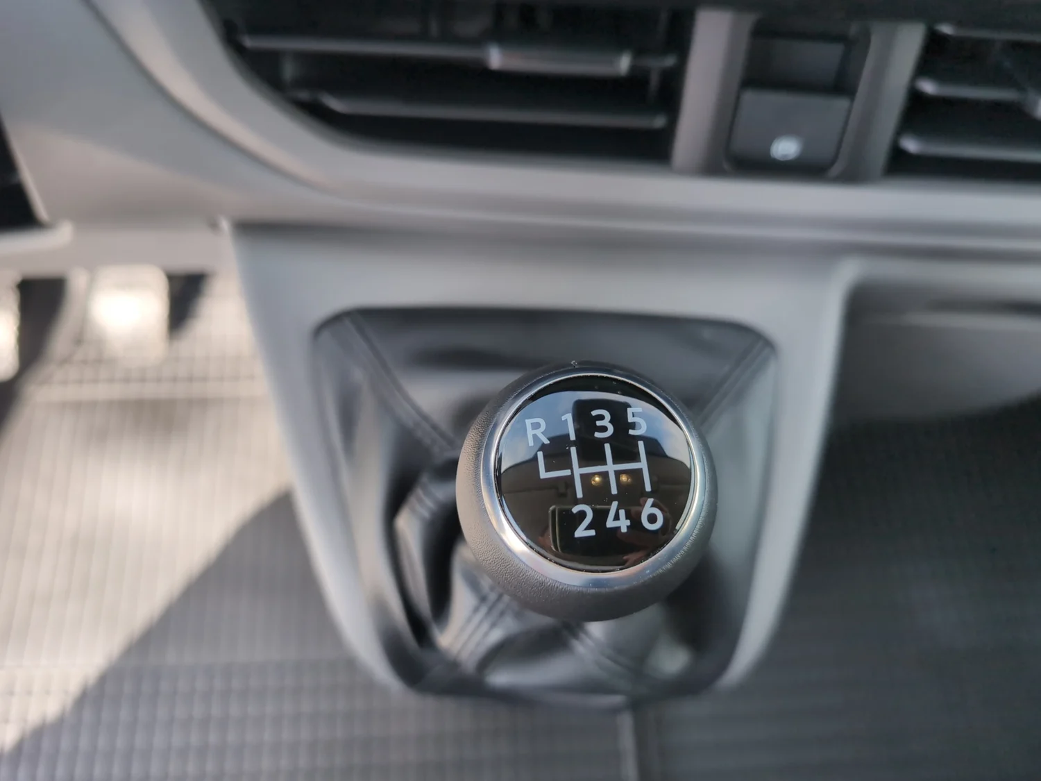 Bild eines Transporter Kombi LR TDI