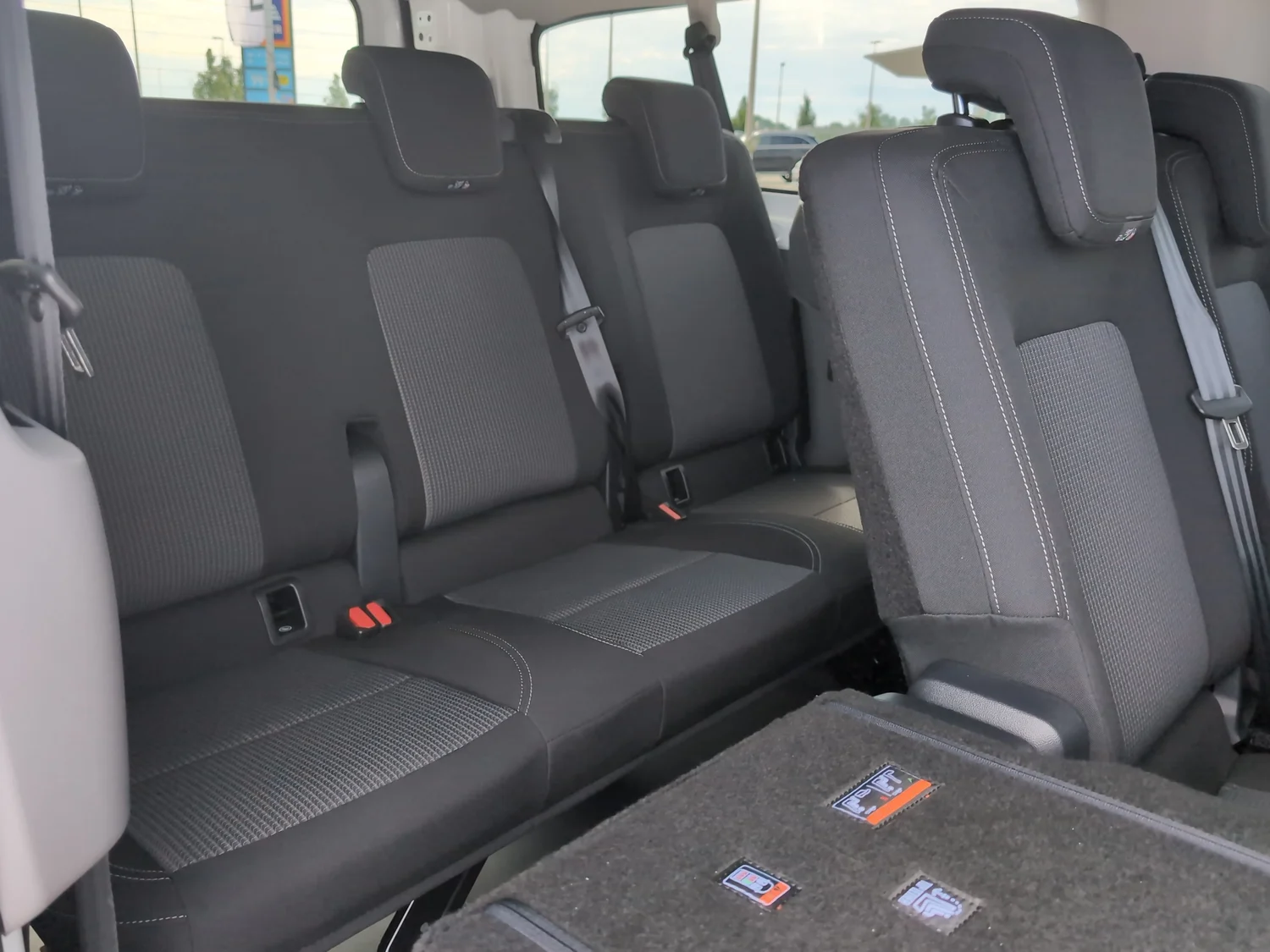 Bild eines Transporter Kombi LR TDI