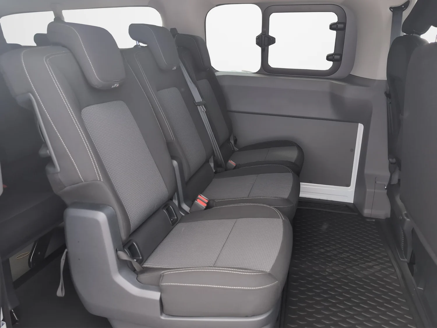 Bild eines Transporter Kombi LR TDI