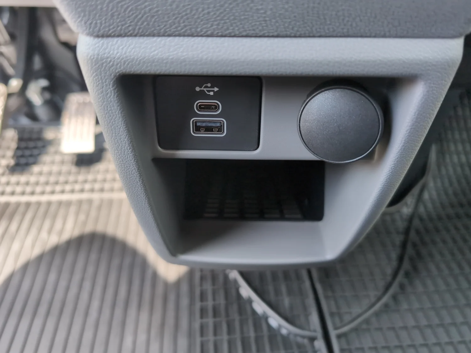 Bild eines Transporter Kombi LR TDI