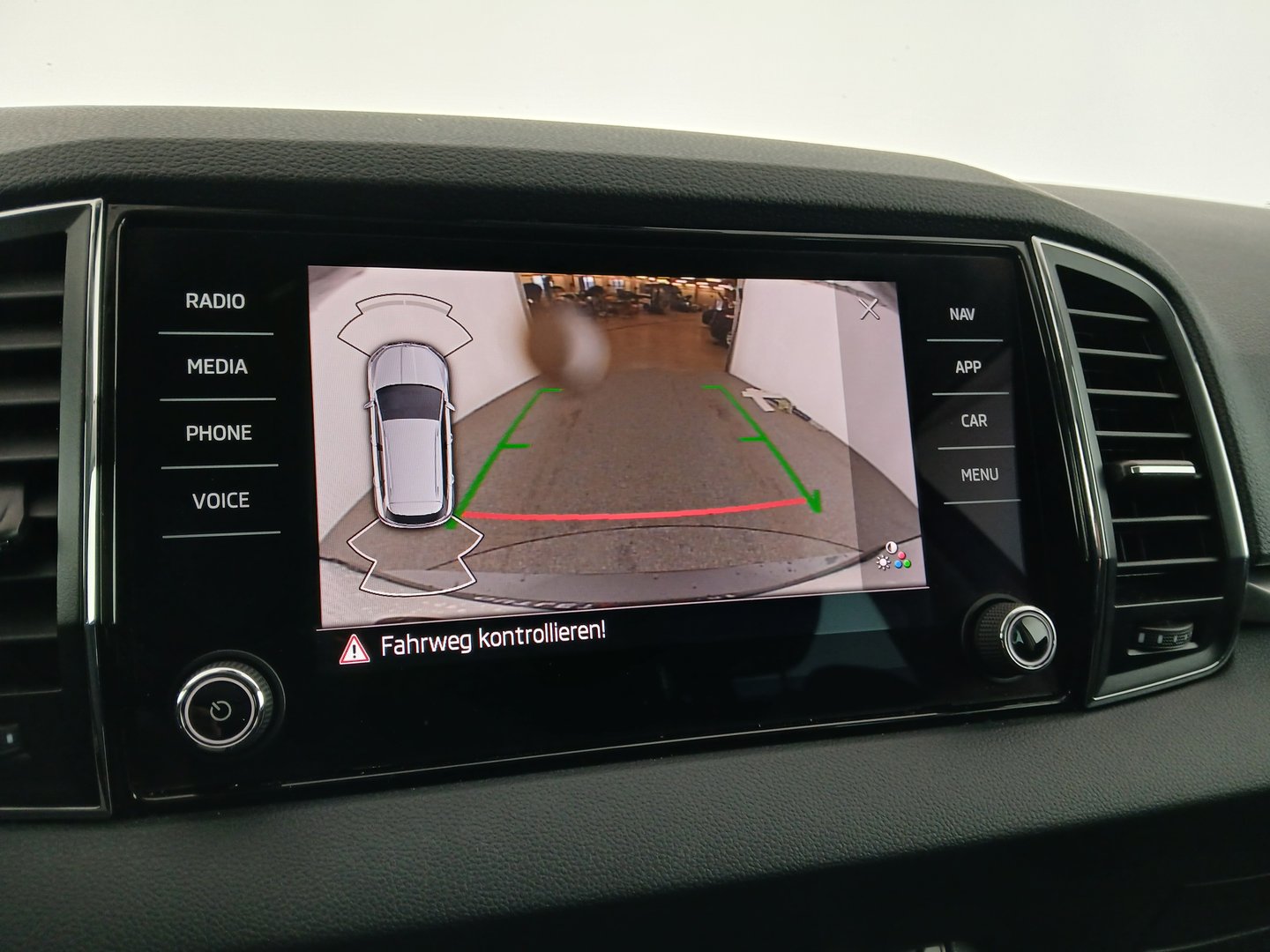 Škoda KAROQ Ambition TDI DSG | Bild 25 von 33