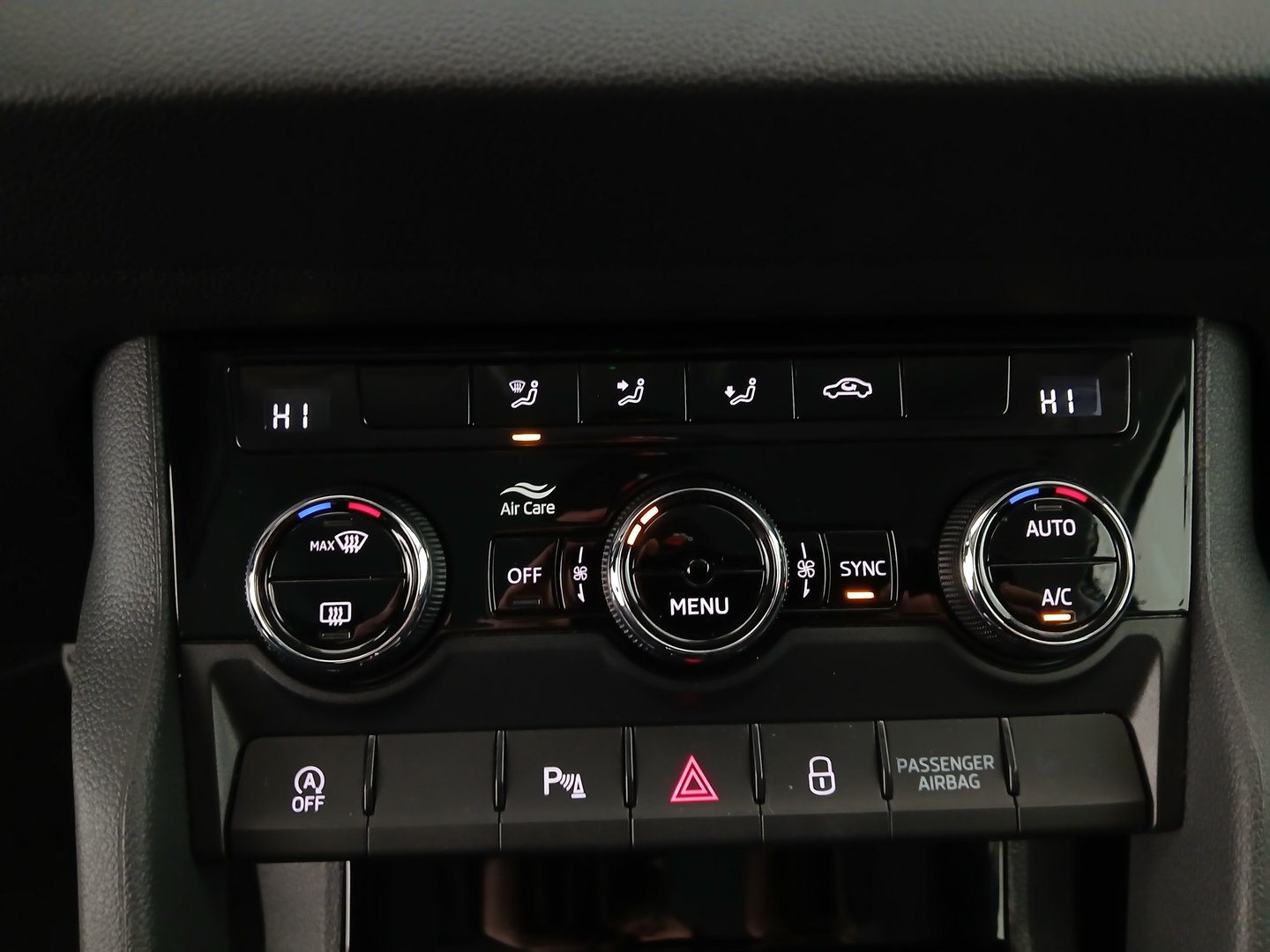 Škoda KAROQ Ambition TDI DSG | Bild 27 von 33