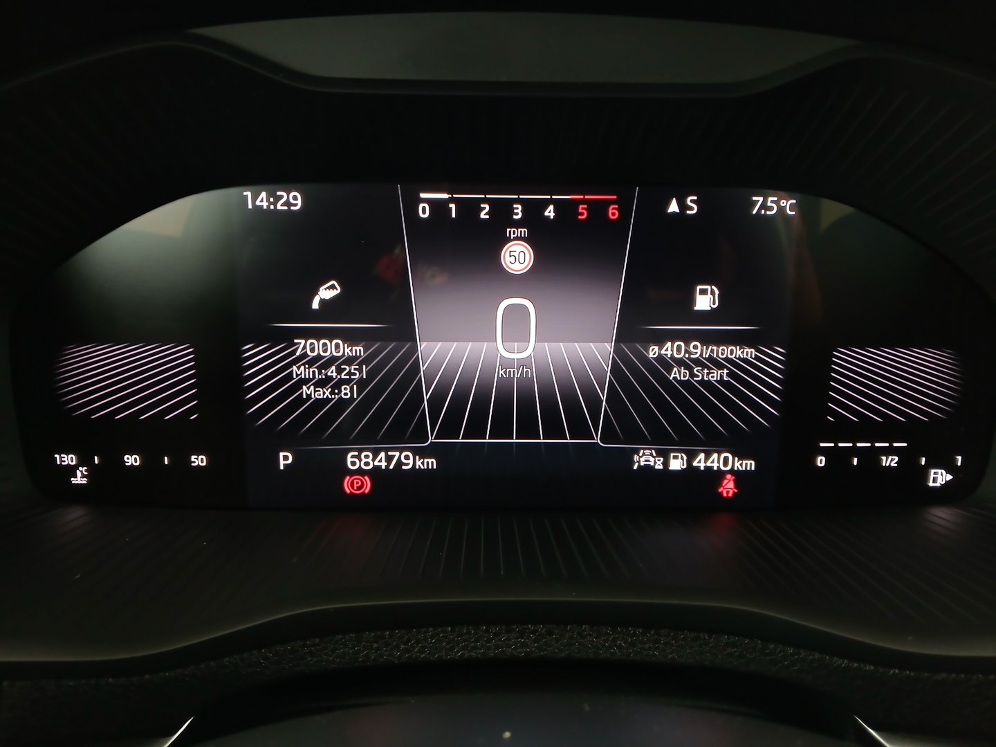 Škoda KAROQ Ambition TDI DSG | Bild 15 von 33