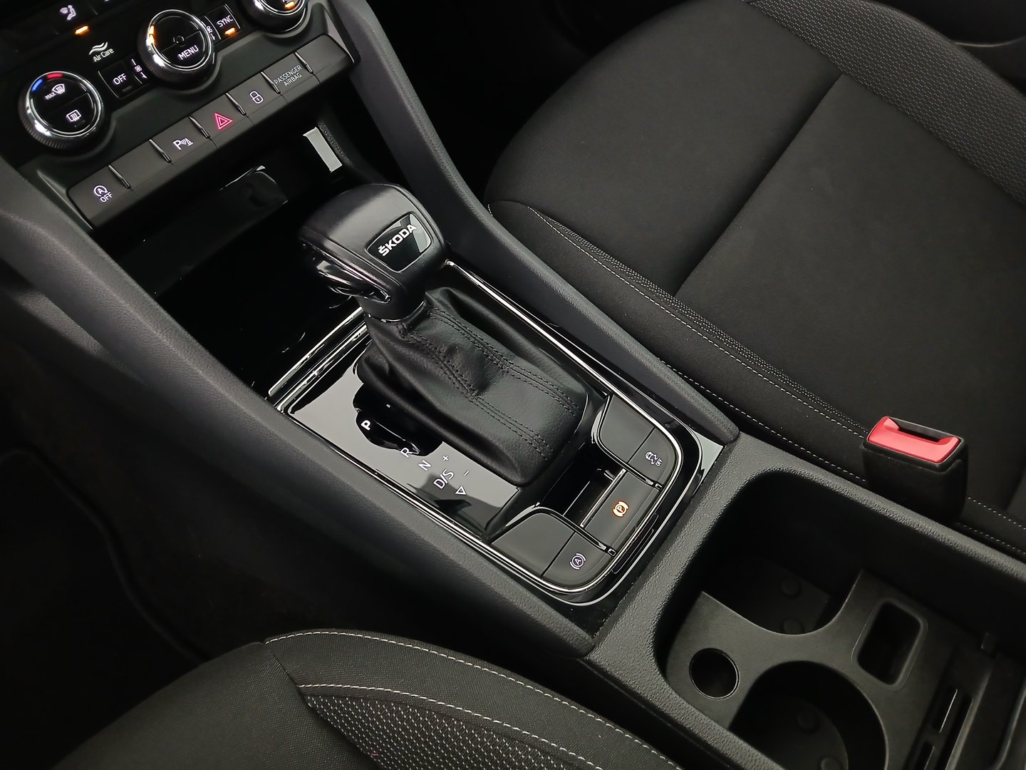 Škoda KAROQ Ambition TDI DSG | Bild 28 von 33