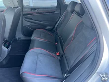 VW ID.7 Tourer GTX 4MOTION 250kW Business in Scale Silver Metallic Dach Schwarz