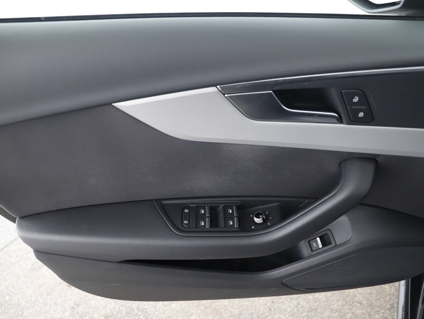 Audi A4 Limousine 40 TDI advanced | Bild 18 von 25