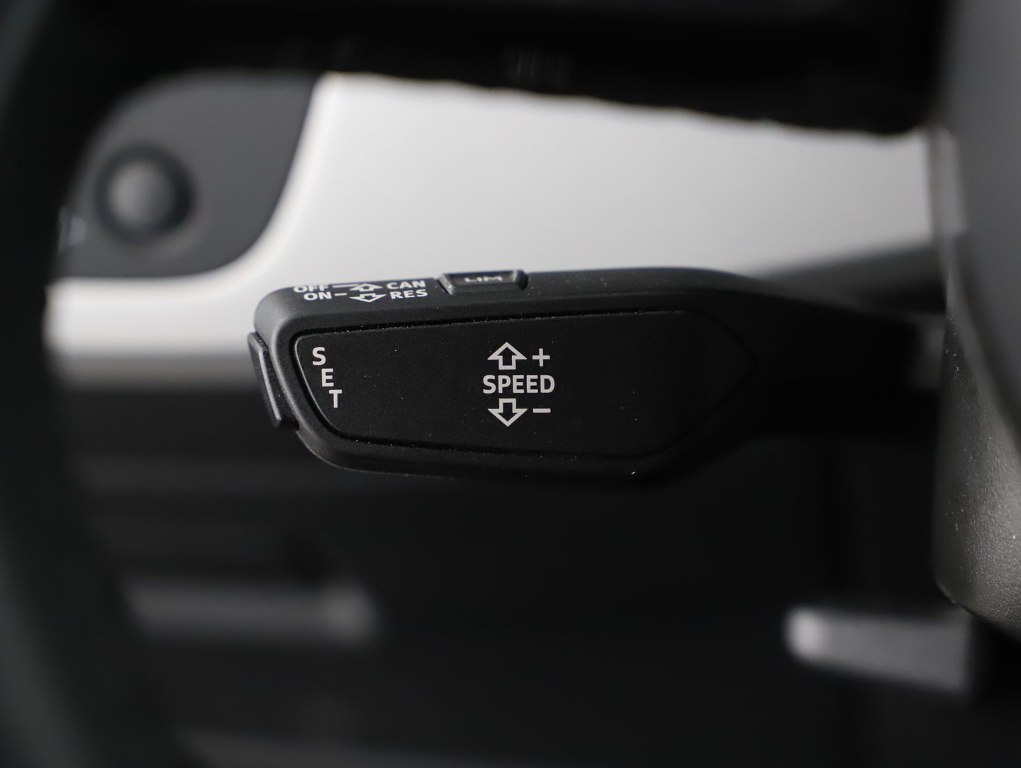 Audi A4 Limousine 40 TDI advanced | Bild 16 von 25