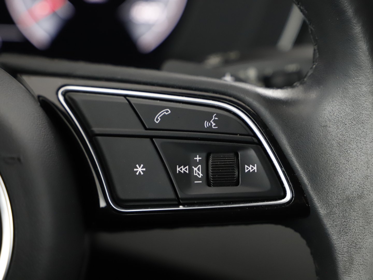 Audi A4 Limousine 40 TDI advanced | Bild 15 von 25