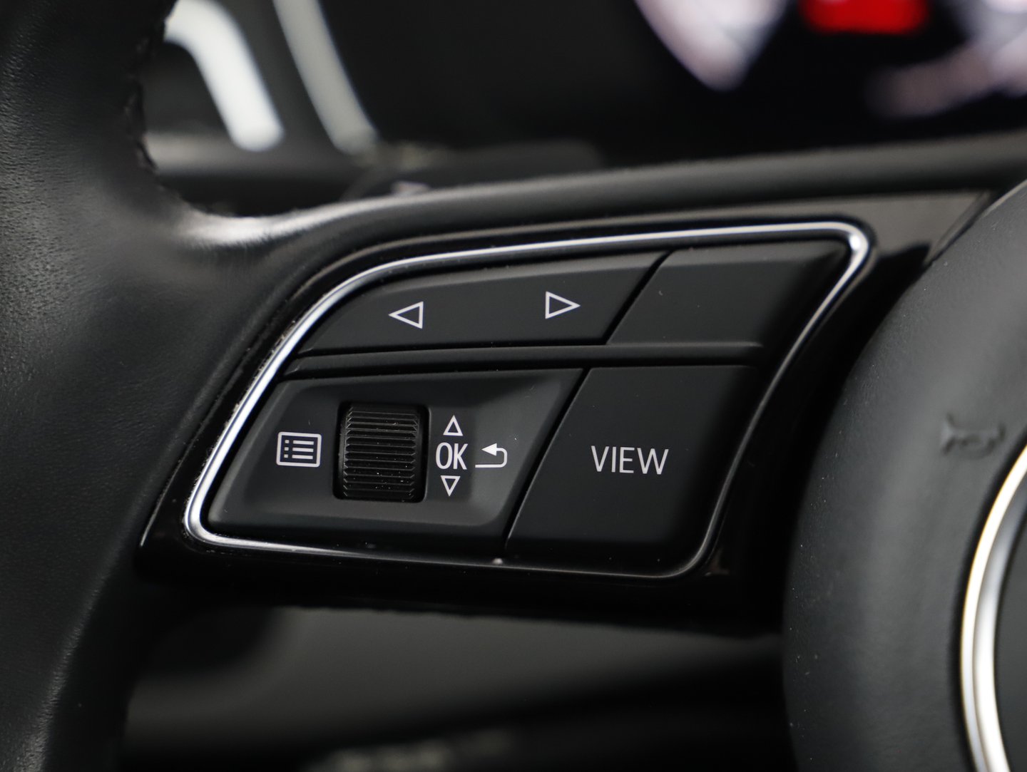 Audi A4 Limousine 40 TDI advanced | Bild 14 von 25