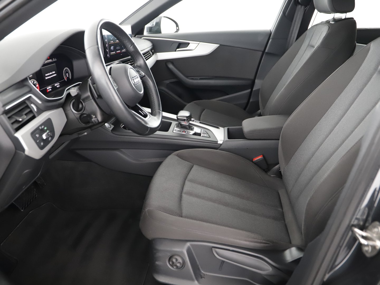 Audi A4 Limousine 40 TDI advanced | Bild 4 von 25