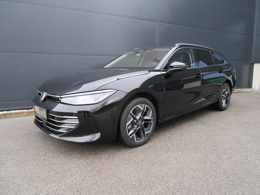 VW Passat Variant Elegance eTSI DSG
