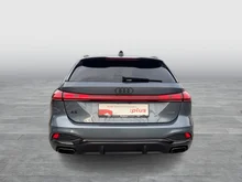 Audi A5 Avant e-hybrid quattro 270 kW in Horizontblau Metallic