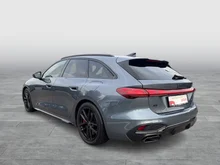 Audi A5 Avant e-hybrid quattro 270 kW in Horizontblau Metallic