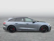 Audi A5 Avant e-hybrid quattro 270 kW in Horizontblau Metallic