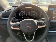 VW T-Roc Life eTSI DSG in Grenadillschwarz Metallic