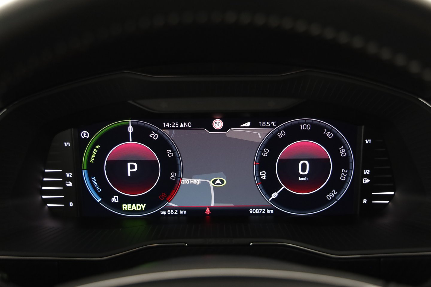 Škoda SUPERB Combi iV SPORTLINE DSG | Bild 9 von 26