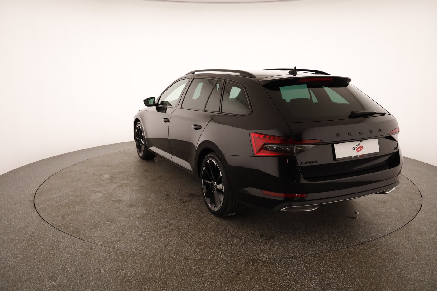 Škoda SUPERB Combi iV SPORTLINE DSG | Bild 2 von 26