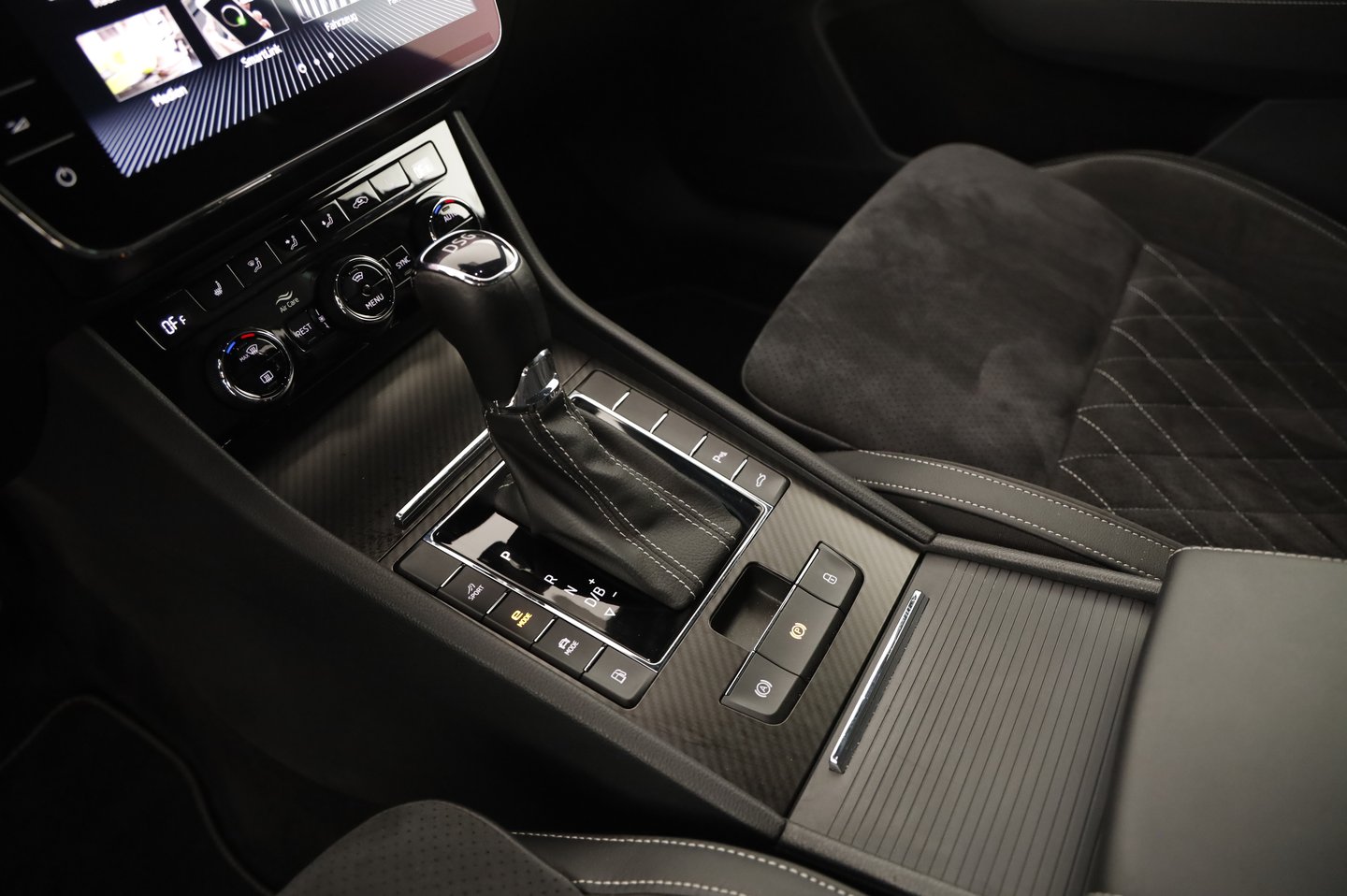 Škoda SUPERB Combi iV SPORTLINE DSG | Bild 8 von 26