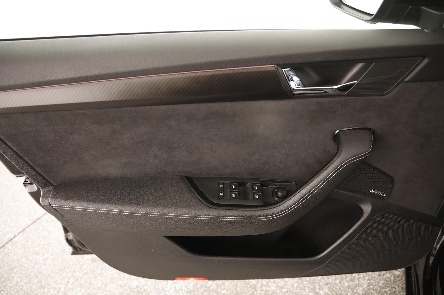 Škoda SUPERB Combi iV SPORTLINE DSG | Bild 18 von 26
