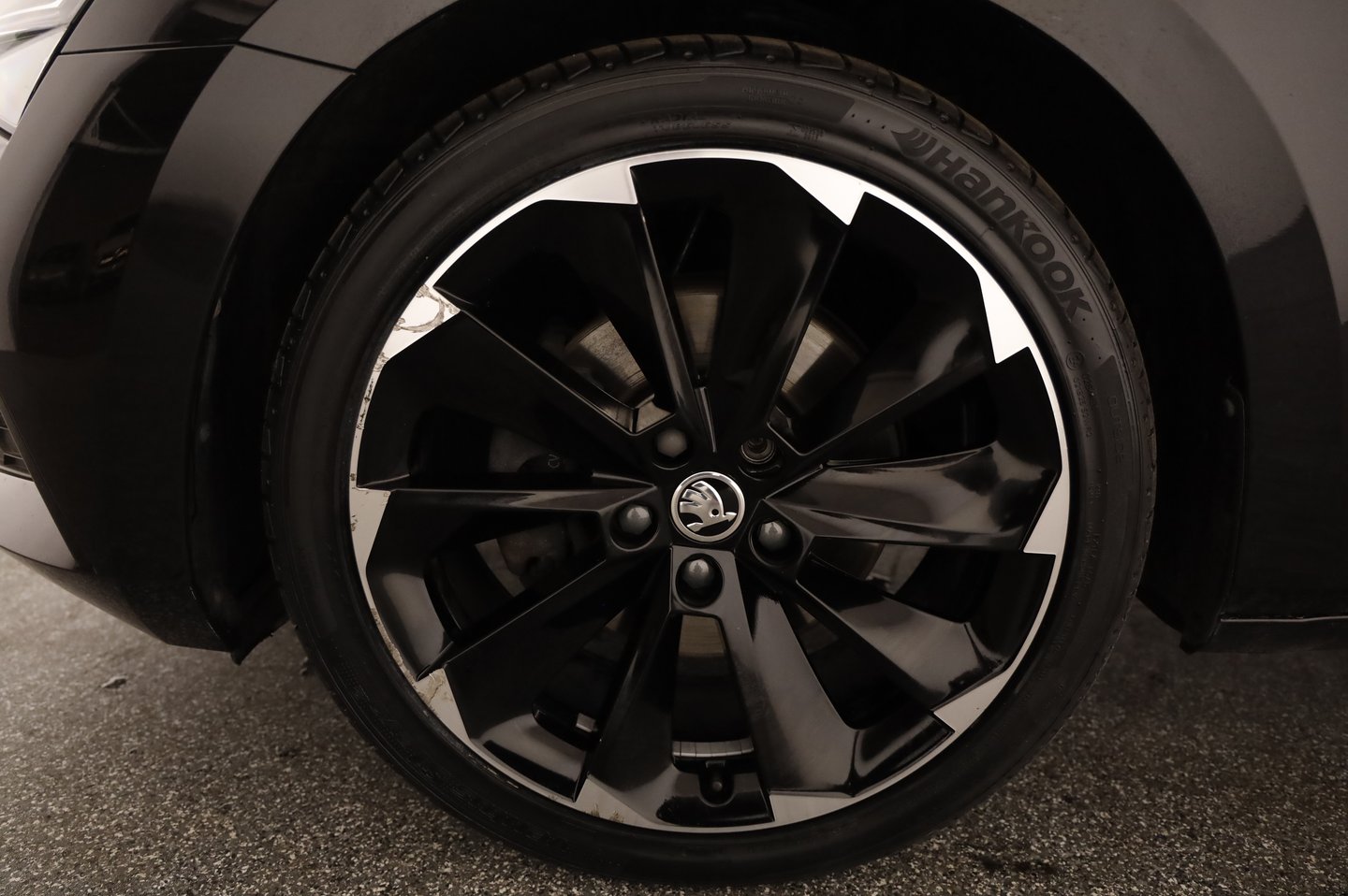 Škoda SUPERB Combi iV SPORTLINE DSG | Bild 24 von 26
