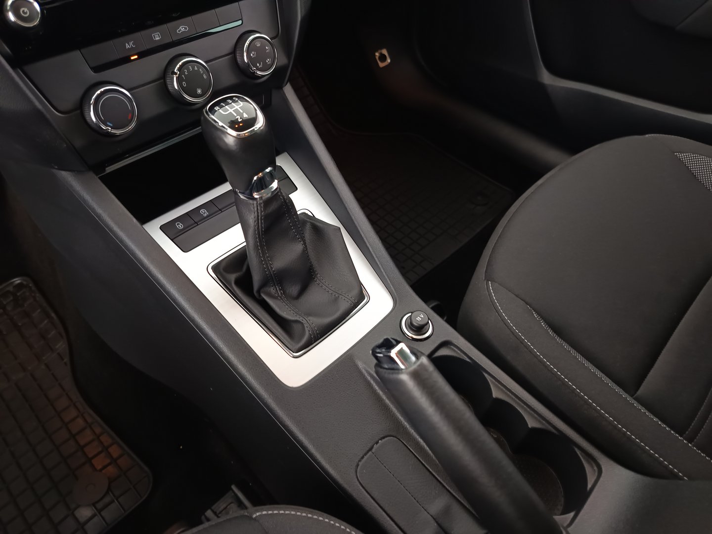 Škoda OCTAVIA Ambition TDI | Bild 27 von 31